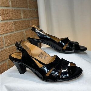 Softspots Neima black patent leather peep-toe slingback sandals 8